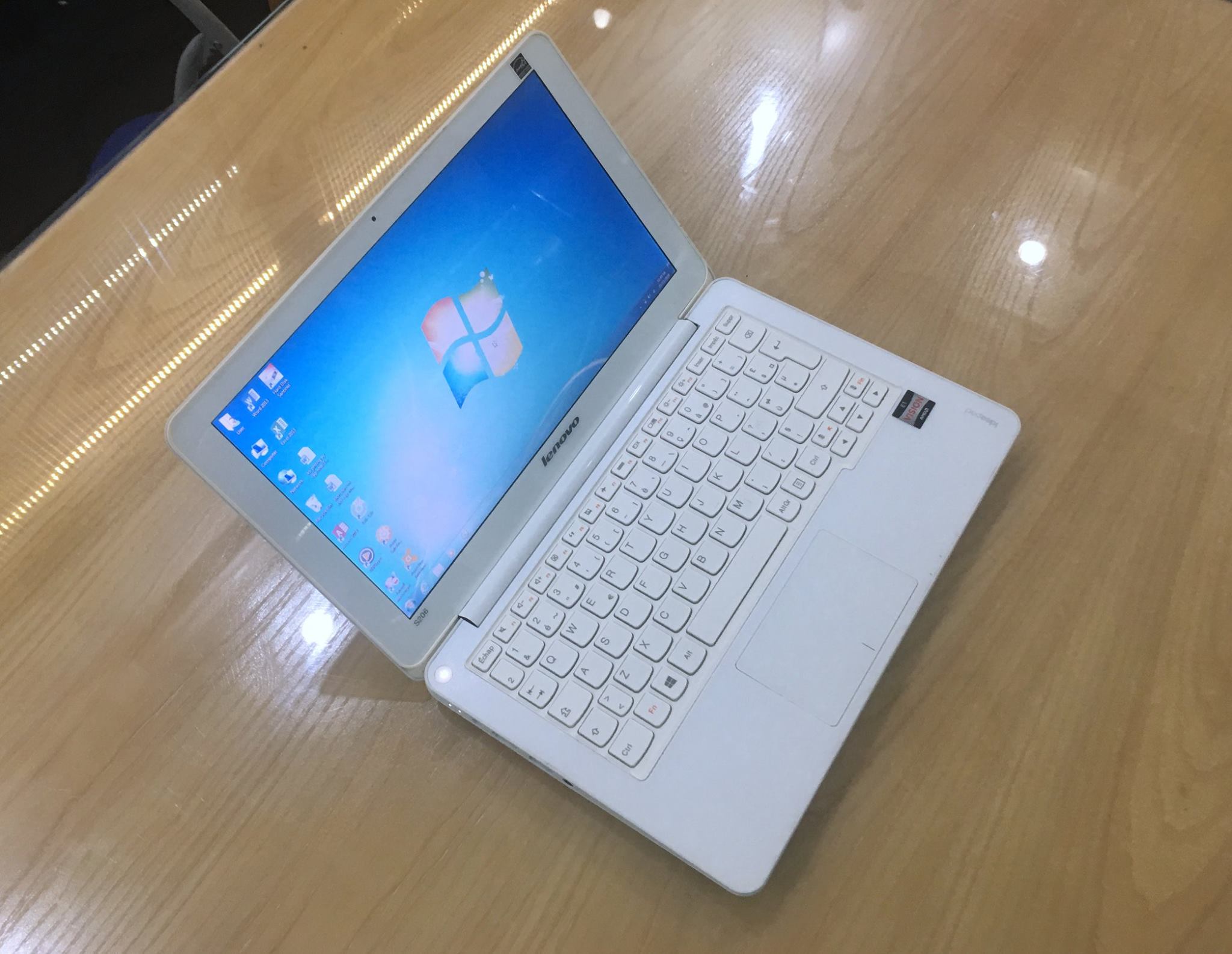 Laptop Lenovo S206-7.jpg
